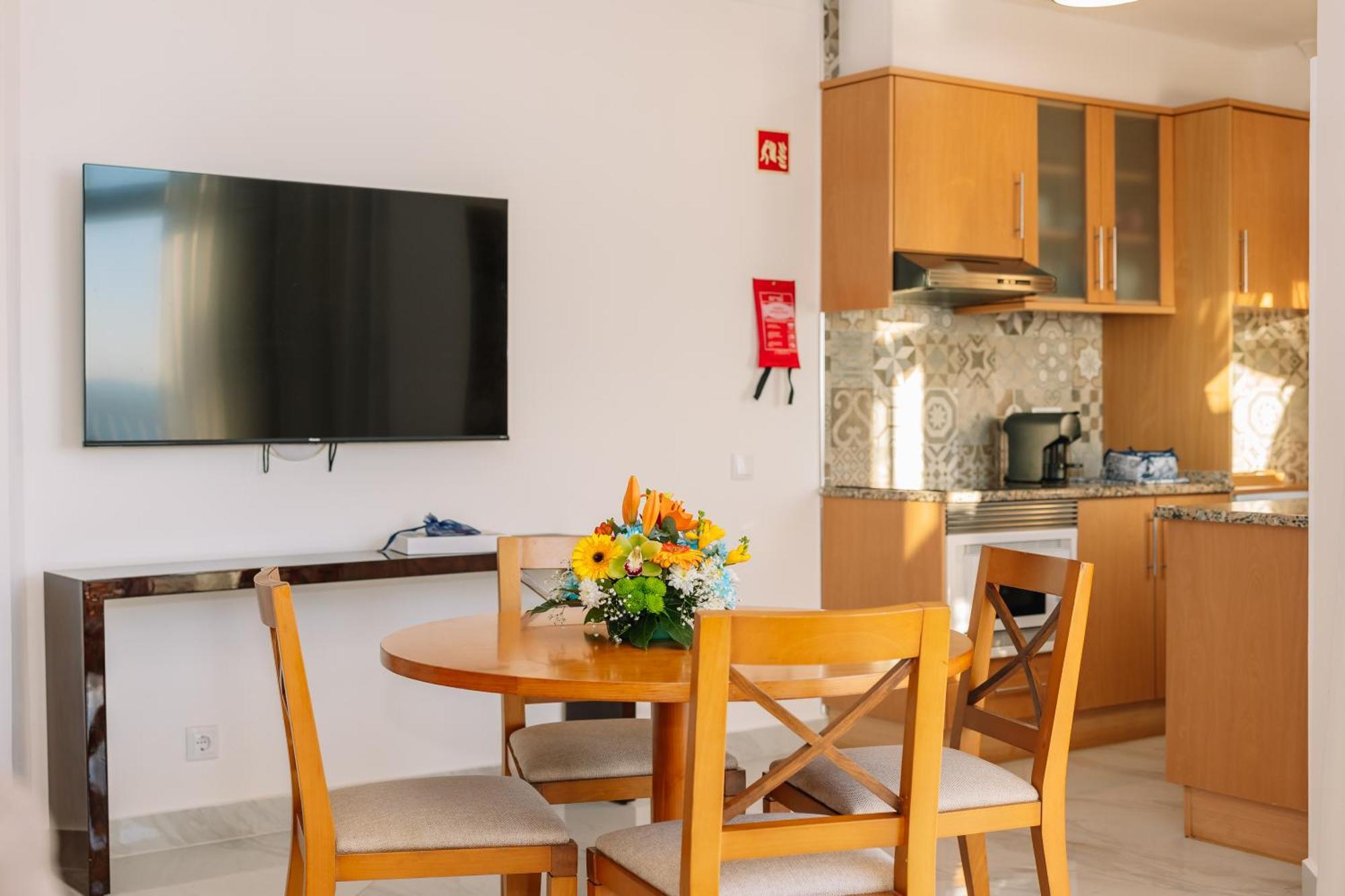 Monicca Collection Suites And Residences Albufeira Exterior photo